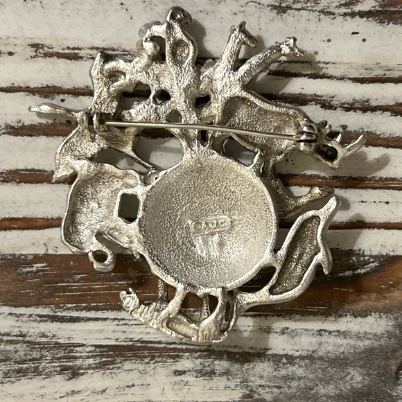 AJC Vintage Brooch Multiple Animals Around the World Earth Planet Silver Tone - Picture 6 of 9